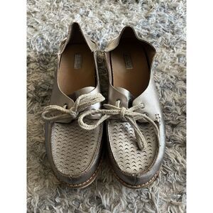 OluKai Moku Perf Leather Boat Shoes Metallic Women's Sz 8 US